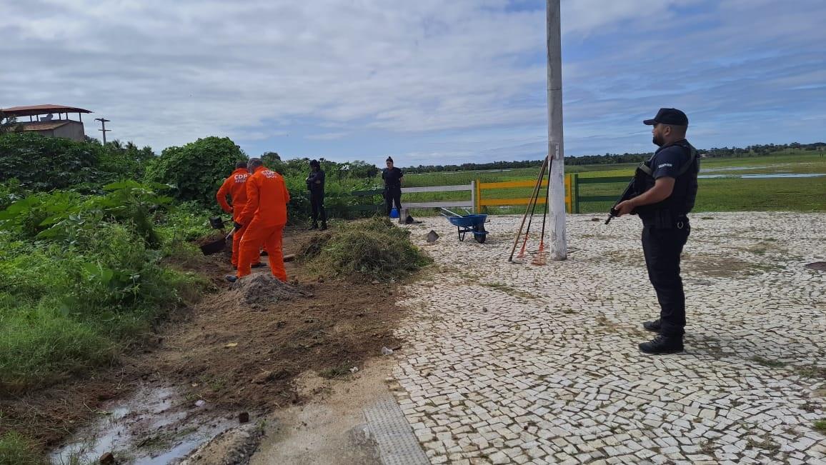 Detentos do CDP de Apodi fazem limpeza no Calçadão da Lagoa