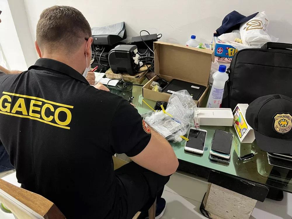 Dois homens são presos em Natal por armazenarem conteúdo pornográfico envolvendo crianças e adolescentes