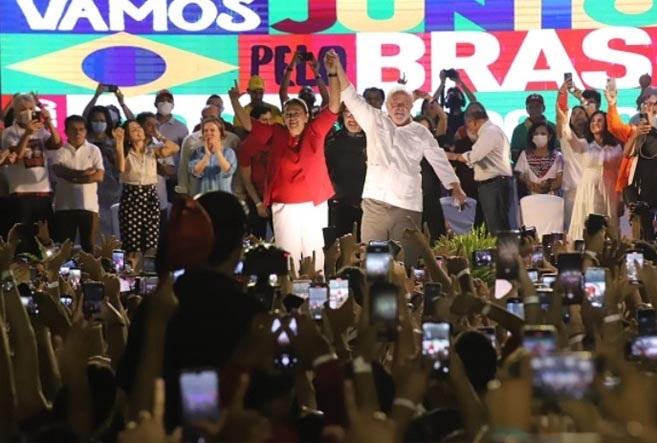 Em discurso na Arena das Dunas, Lula di que vai 