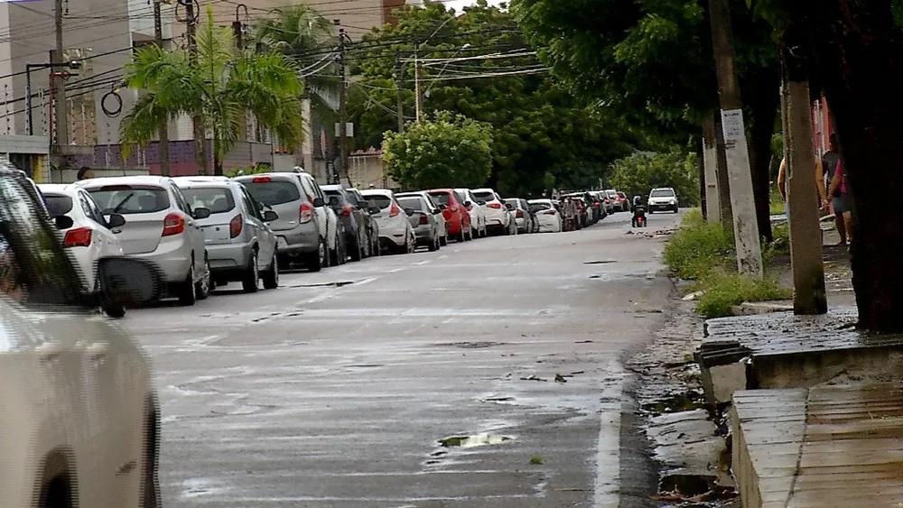 Gasolina a R$ 4,87 em 'Dia Livre de Impostos' provoca filas em posto de Natal