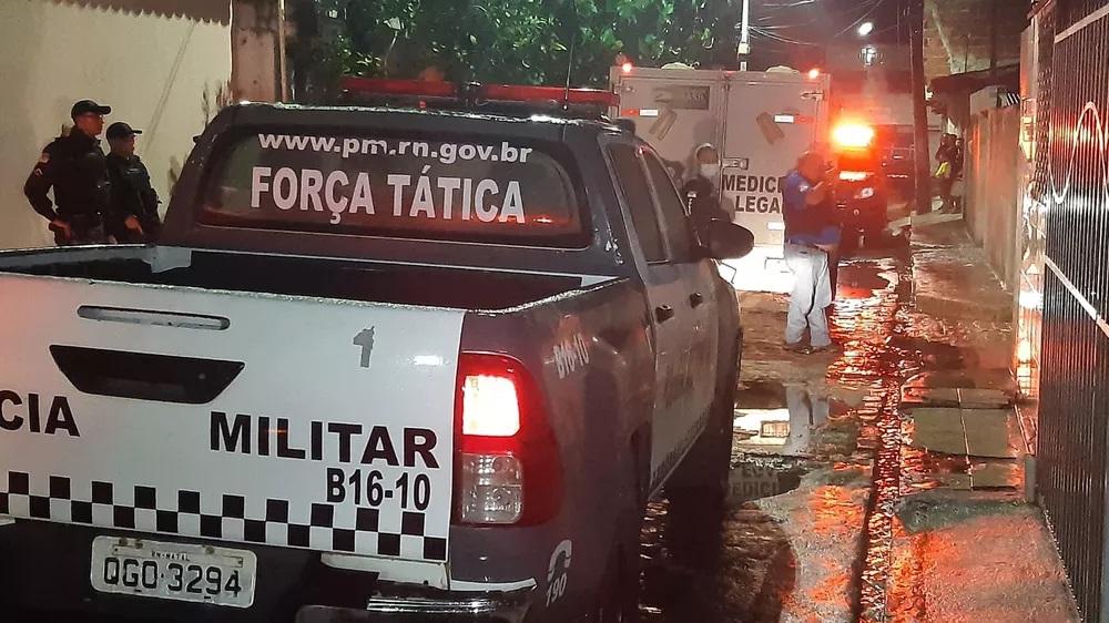 Homem é morto a tiros no meio da rua na Grande Natal