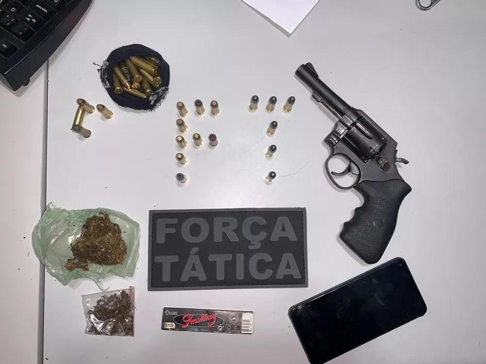 Homem é preso com arma, munição e drogas durante festejo de São João em Assu