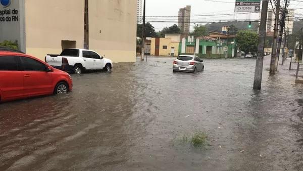 Natal registra pontos de alagamentos em ruas e avenidas nesta quarta (29); confira locais