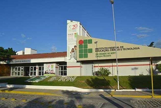 Servidores federais realizam ato público na unidade do IFRN de Mossoró nesta Sexta (24)