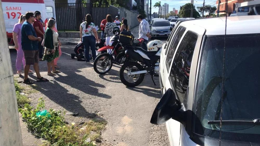 Casal fica ferido após colisão com caminhonete na Zona Sul de Natal-RN