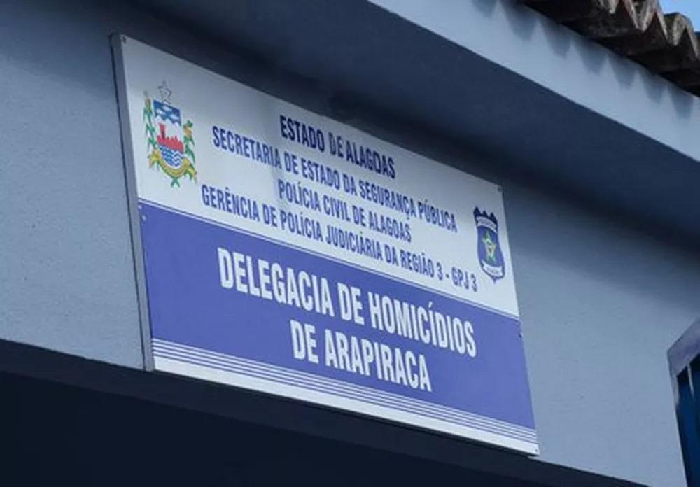 Criminosos encapuzados invadem casa e matam mãe e filho em Arapiraca em Alagoas