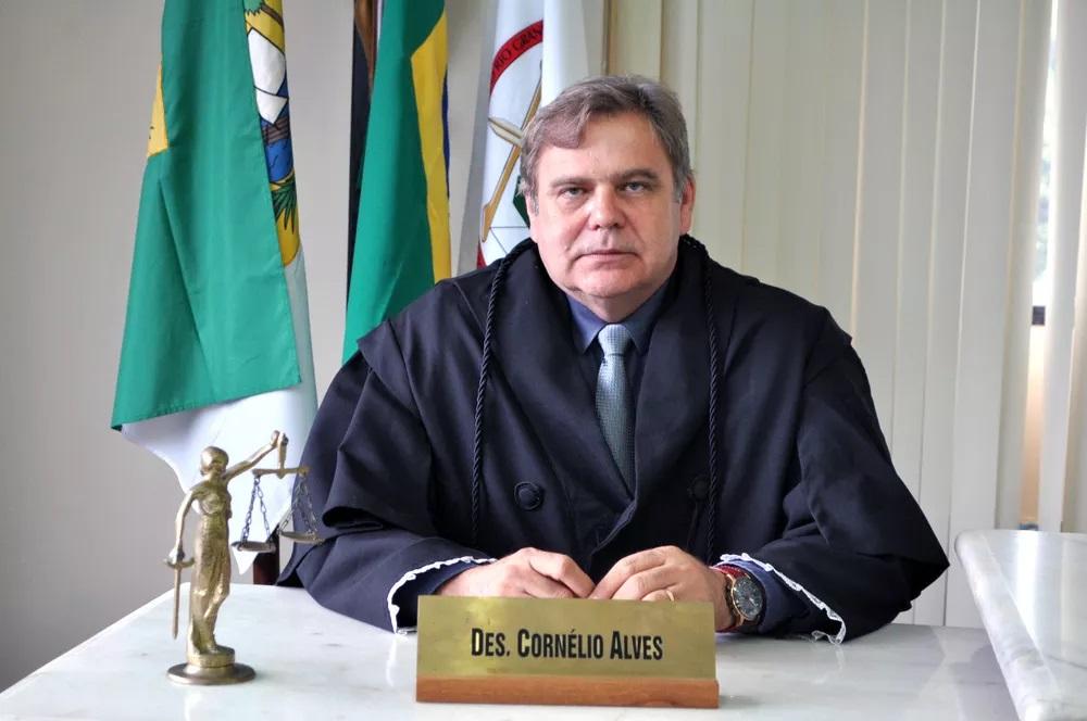 Desembargadores Cornélio Alves e Expedito Ferreira são eleitos presidente e vice do TRE-RN