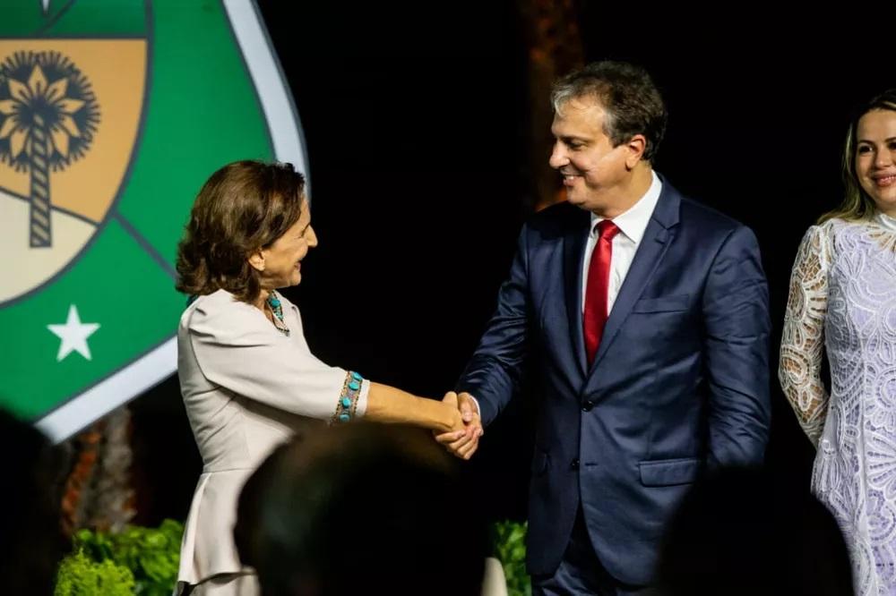 Ex-governador Camilo Santana declara apoio à pré-candidatura de Izolda Cela ao governo do Ceará