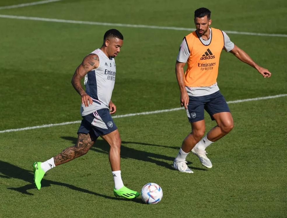 Gabriel Jesus brilha com gols em primeiro treino no Arsenal