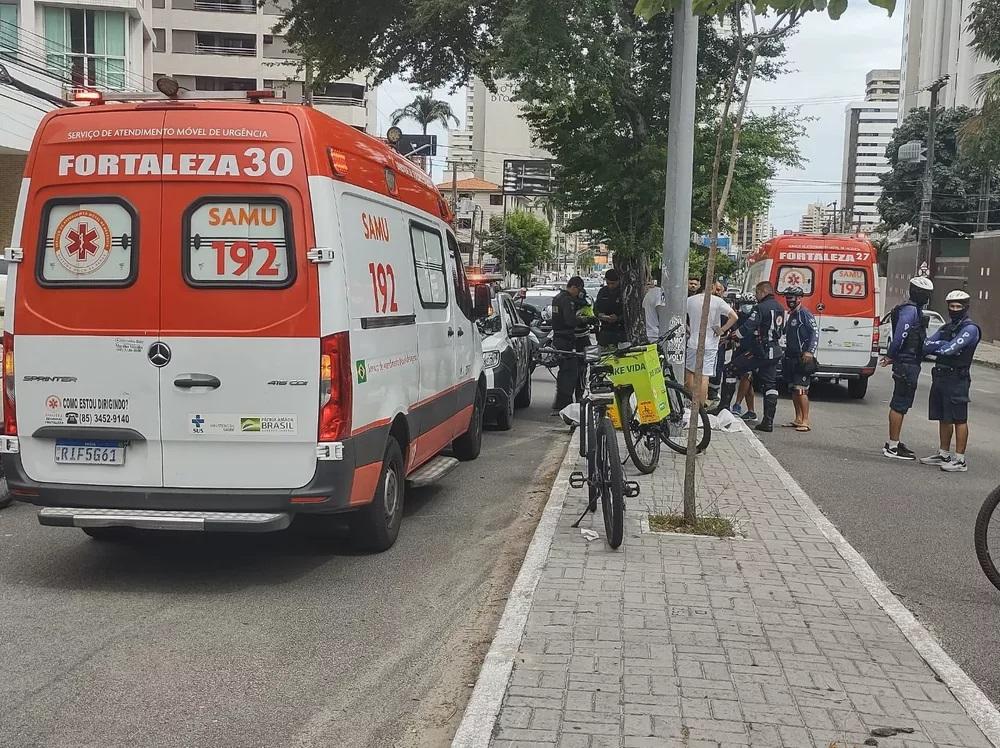 Grávida passa mal, e atropela ciclista na Avenida da Abolição, em Fortaleza-CE