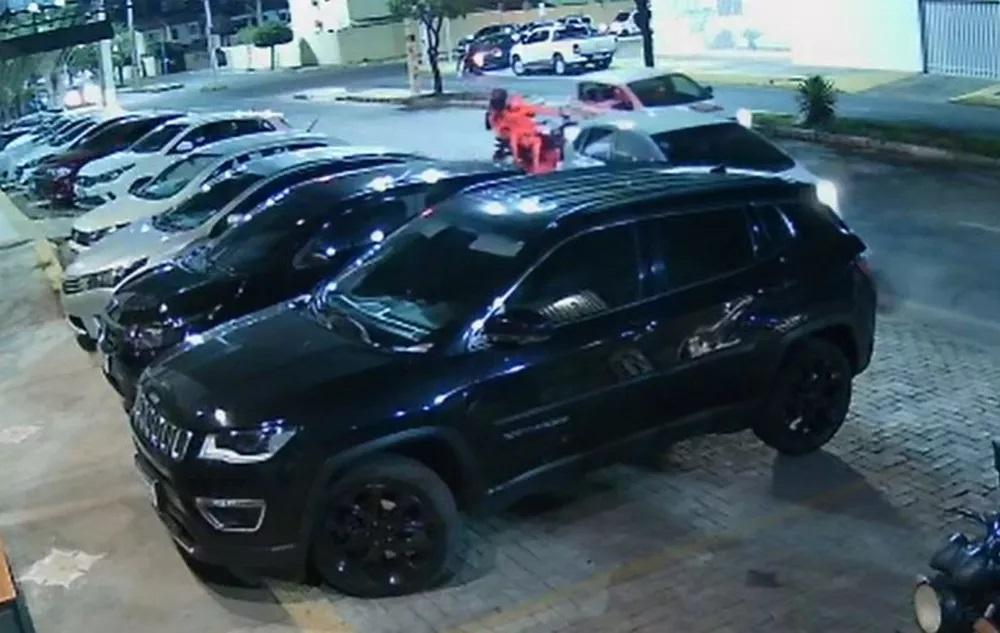 Homem é morto a tiros na frente de esposa e filho em Mossoró-RN