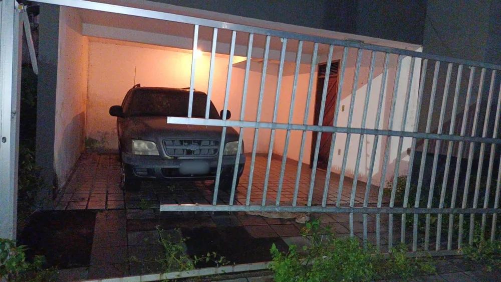 Homem é preso ao tentar furtar portão de casa em Natal-RN