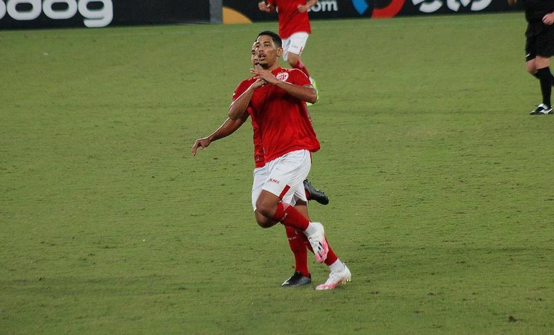 Jogador Zé Eduardo deixa o América de Natal para viver sonho europeu