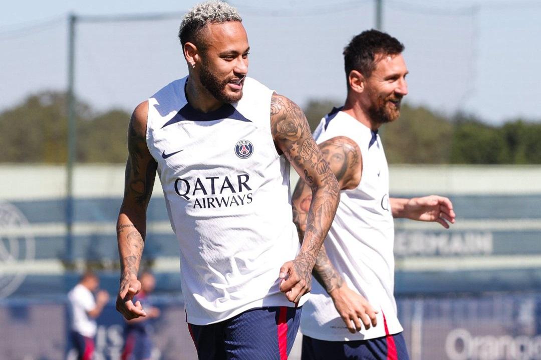 Neymar mostra entrosamento com Messi, faz dois e dá assistência em goleada do PSG