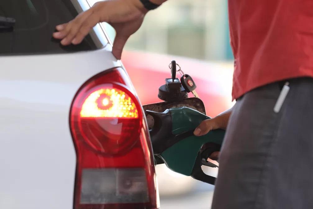 Petrobras reduz preço da gasolina pela primeira vez no ano a partir desta Quarta (20)