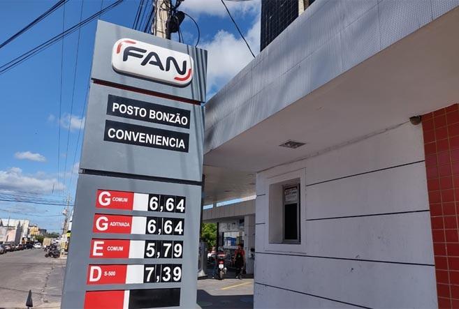 Preço da gasolina varia até R$ 0,42 nos postos de combustíveis de Mossoró