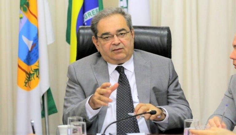 Prefeito assina ordem de serviço para recuperação de ruas e avenidas de Natal