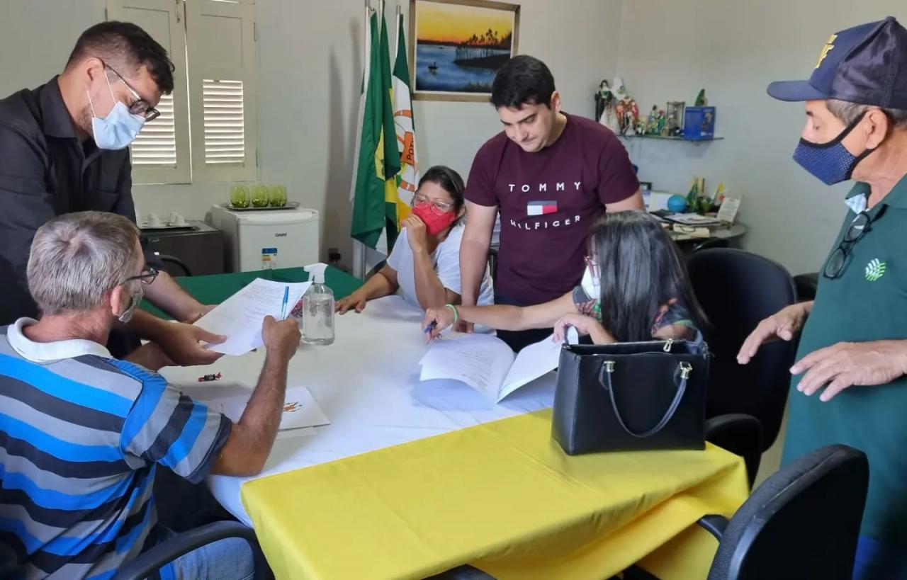 Projetos e contratos do programa Fomento Mulher são assinados em Apodi nesta Segunda(11)