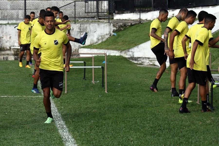 Sem vitória há 40 dias, ABC aposta em quebra de jejum