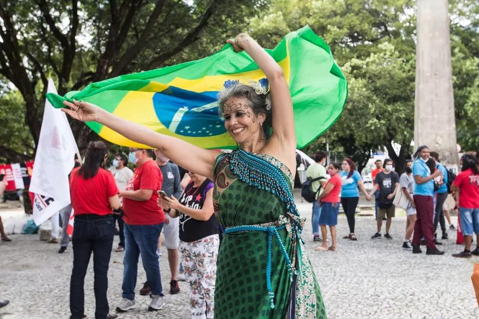 Fortaleza tem ato com leitura de carta em defesa da democracia e sistema eleitoral