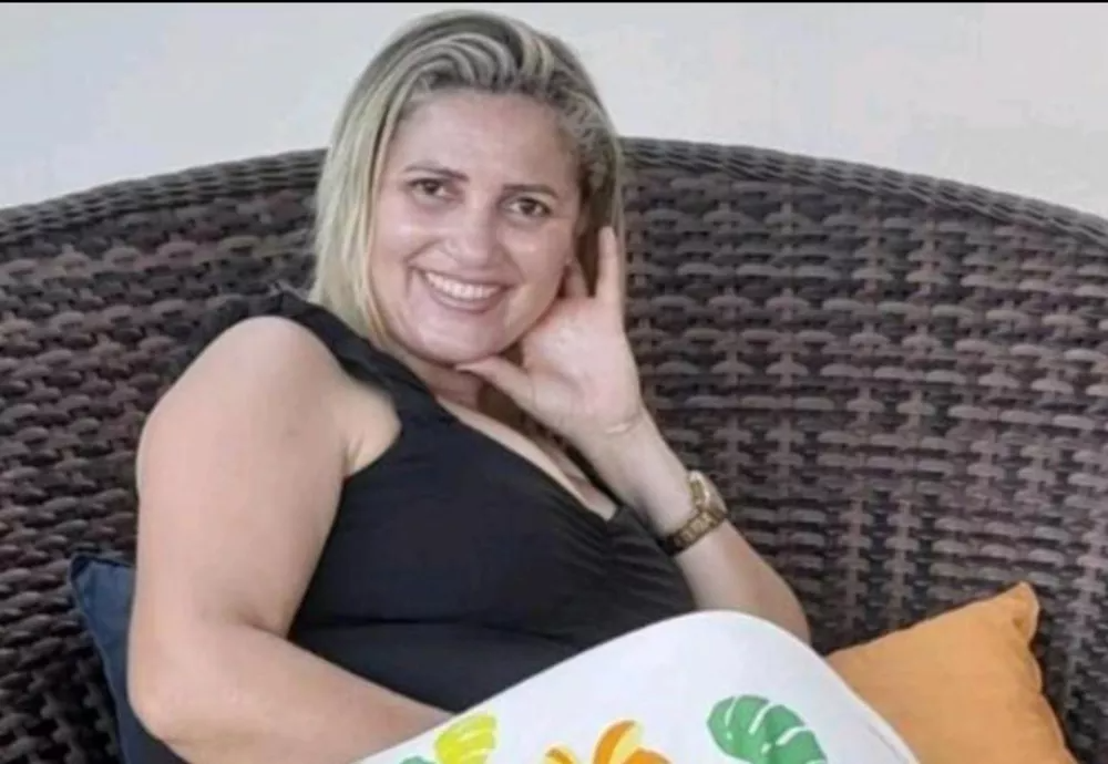 Motos batem de frente, mulher é arremessada, atropelada por caminhão e morre no interior do RN