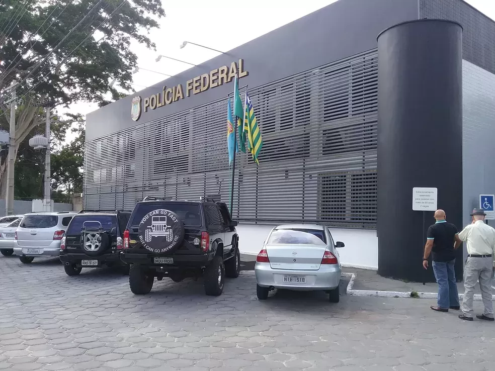 PF prende seis suspeitos de sequestrar funcionários da Caixa para roubar cofre da agência em Teresina