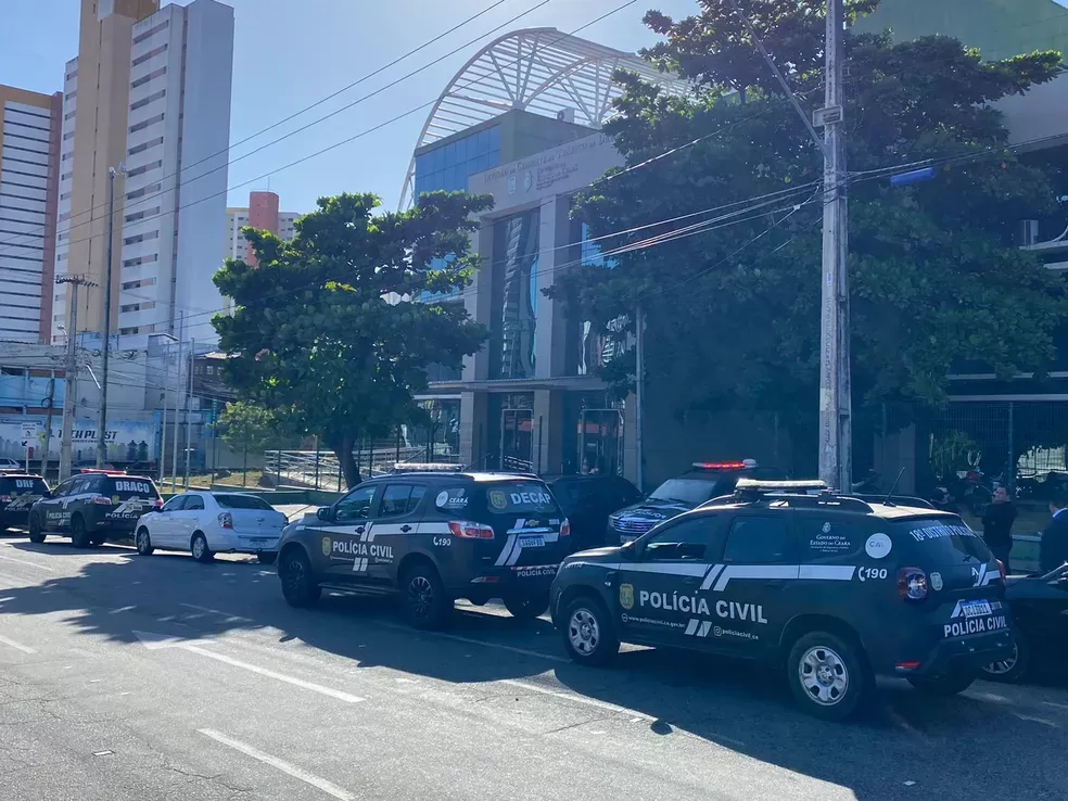 Polícia cumpre mandados em 4 cidades do Ceará e Piauí contra suspeitos de tráfico de drogas