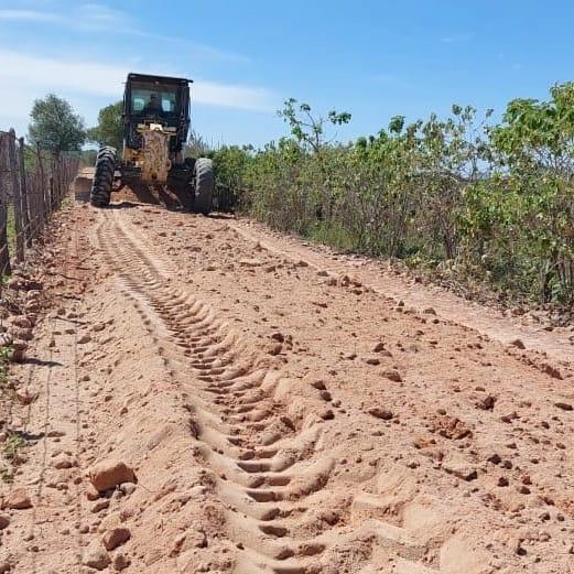 Prefeitura de Apodi continua trabalho de recuperação das estradas vicinais do município