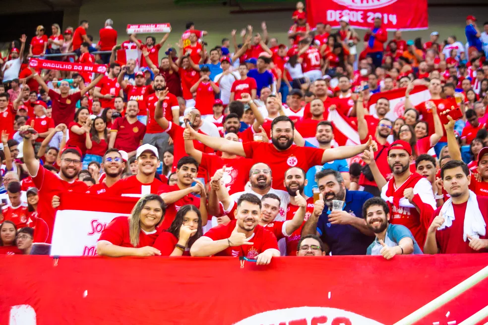 Torcida do América-RN esgota carga inicial de 27 mil ingressos para jogo do acesso contra o Caxias