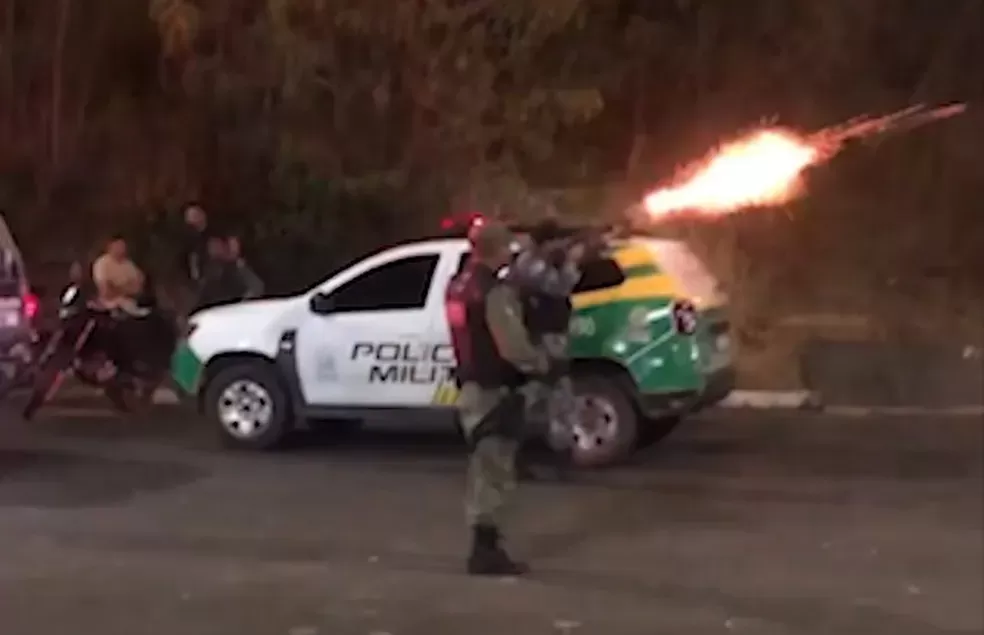 PM usa balas de borracha durante abordagem a 'rolezinho' na Av. Raul Lopes, Zona Leste de Teresina