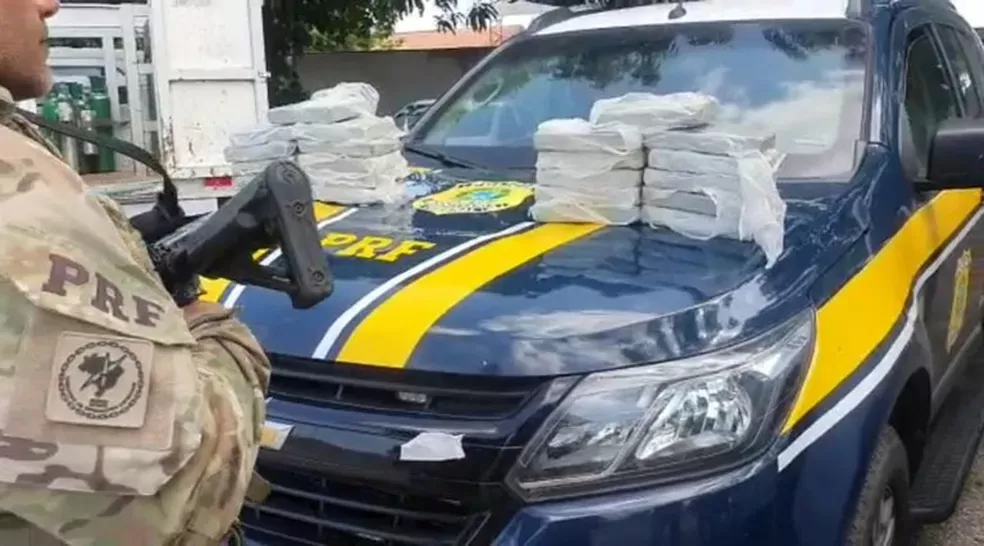 Casal é preso com 23 kg de cocaína escondida em veículo no interior do Ceará