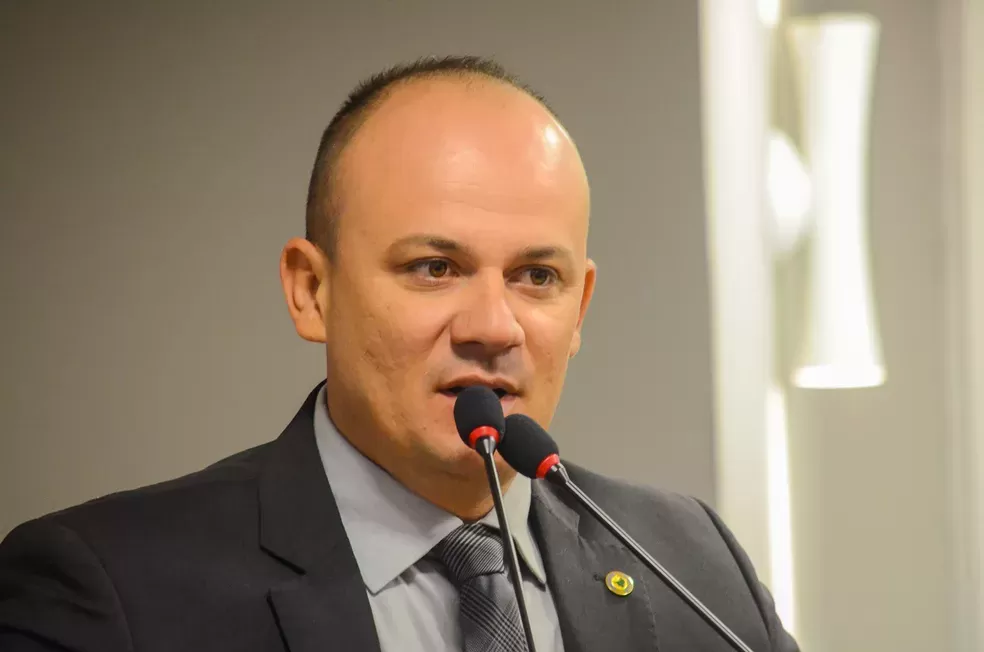 Deputado bolsonarista Cabo Gilberto tem perfil suspenso no Twitter após decisão judicial