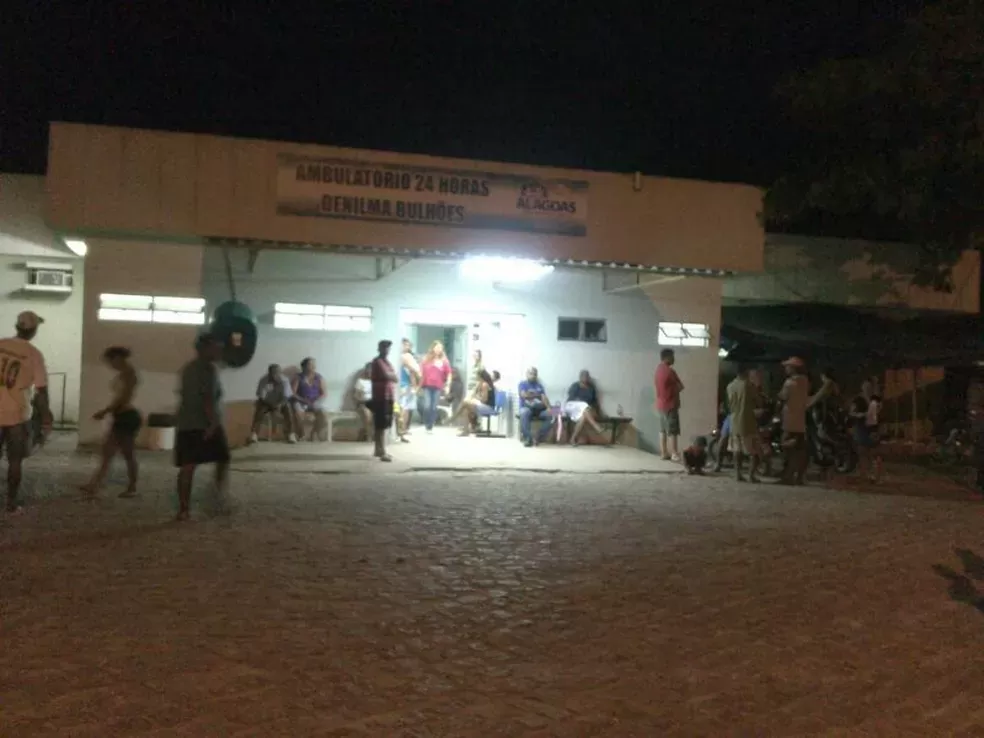 Mulher é esfaqueada nas costas pelo ex-companheiro no Benedito Bentes, em Maceió