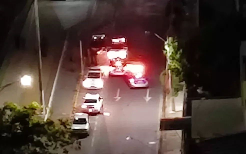 Suspeito é preso após ser baleado durante assalto a policial militar, que reage à investida em Olinda