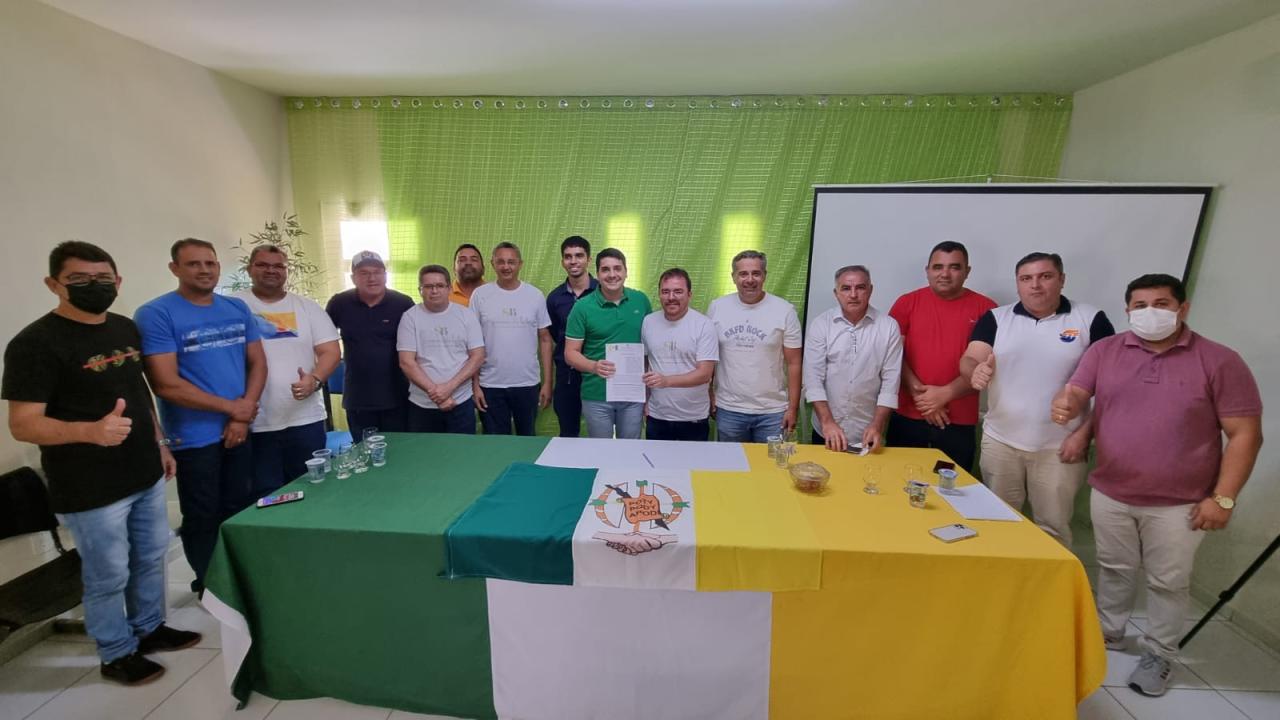 Prefeitura de Apodi assina ordens de serviço para 12 obras com investimento de quase 4 milhões de reais nesta Segunda(12)