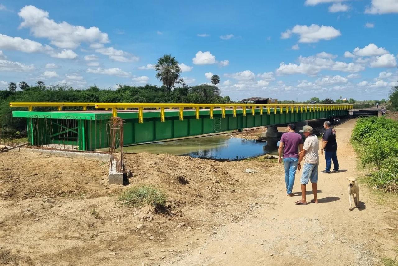 Prefeitura de Apodi realiza visita a obra da Ponte de Concreto e Aço do Vale do Apodi