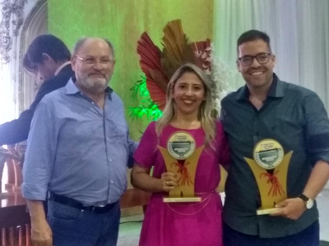 Vencedores do 2º Prêmio Mérito Empreendedor Apodiense recebem premiação durante cerimonial realizado neste Sábado(10)