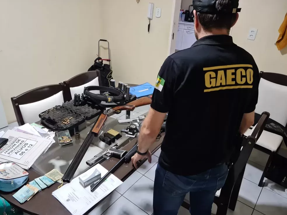 Operação cumpre mandados no CE contra suspeitos de lavagem de dinheiro do tráfico de drogas