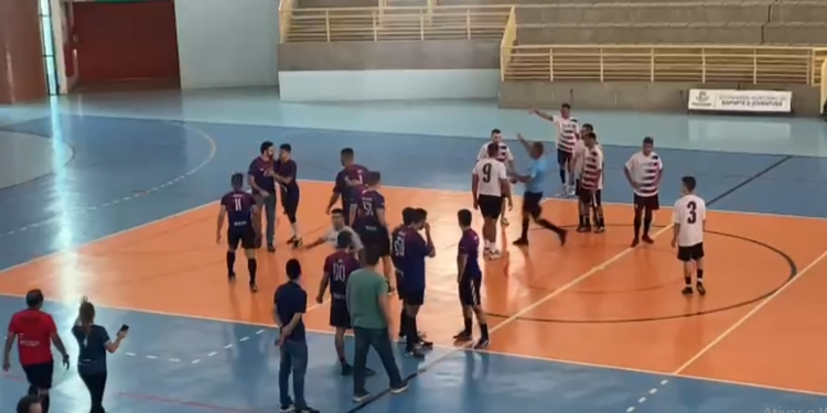Aluno de Medicina ameaça jogador com arma em quadra durante partida dos Jogos Universitários em Mossoró