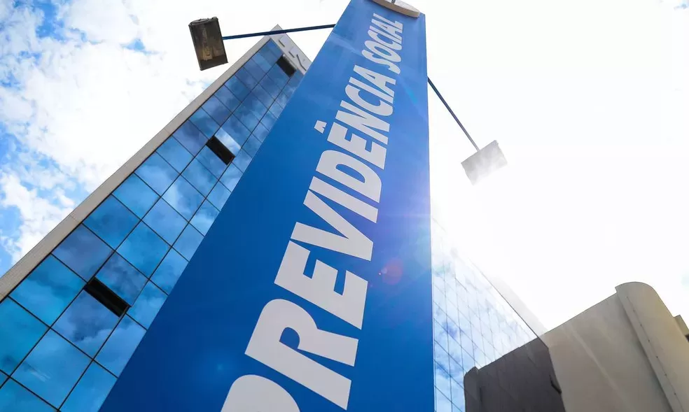 Caixa e Banco do Brasil aderem à suspensão do consignado para aposentados do INSS