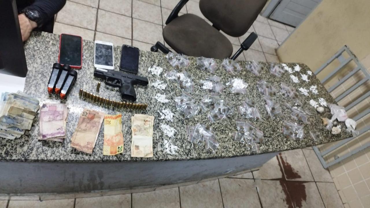 Polícia Civil prende homem suspeito de tráfico de drogas e com ele apreende arma de fogo e drogas em Mossoró/RN