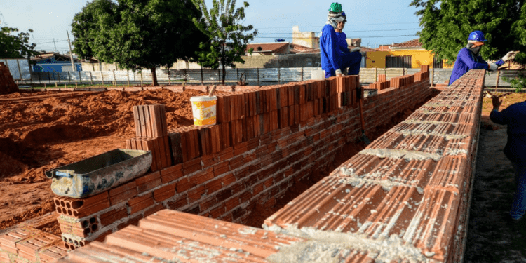 Prefeitura abre nova licitação para conclusão do complexo esportivo do Santa Delmira em Mossoró