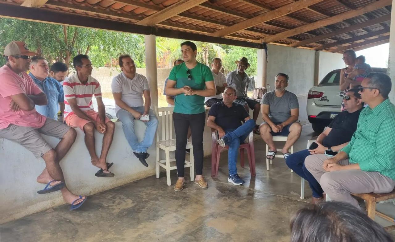 Prefeitura e Vereadores de Apodi reúnem-se com moradores do Assentamento Vila Nova na Chapada do Apodi