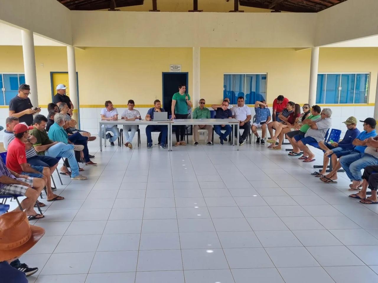 Prefeitura e Vereadores de Apodi reúnem-se com moradores do Sítio do Góis