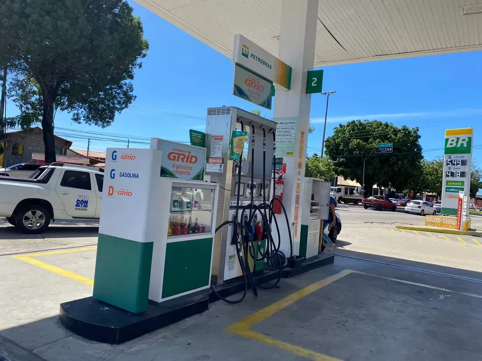 Procon faz mutirão para fiscalizar preço dos combustíveis em postos no RN