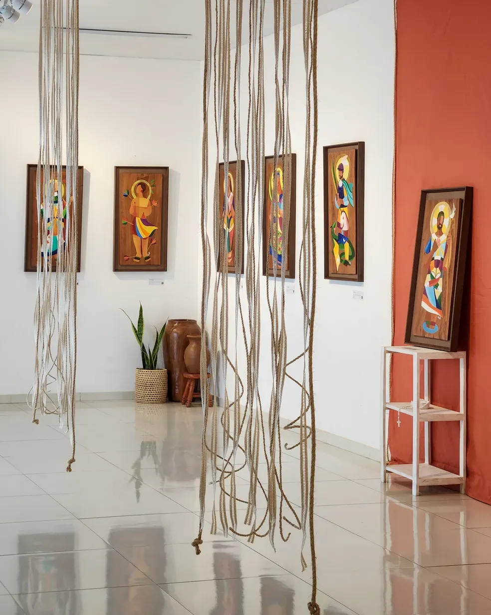 Artista potiguar abre exposição com obras sobre tradições populares em Natal