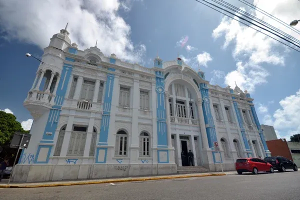 Prefeitura quitou dívidas antes de bloqueio e vai entrar com embargos na Justiça, diz procurador