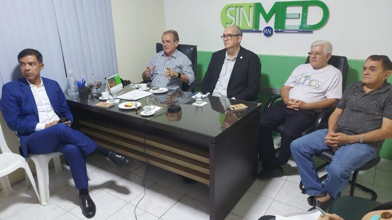 Entidades médicas realizam visita ao HRTM para averiguar plantão de escalas e assistência à população