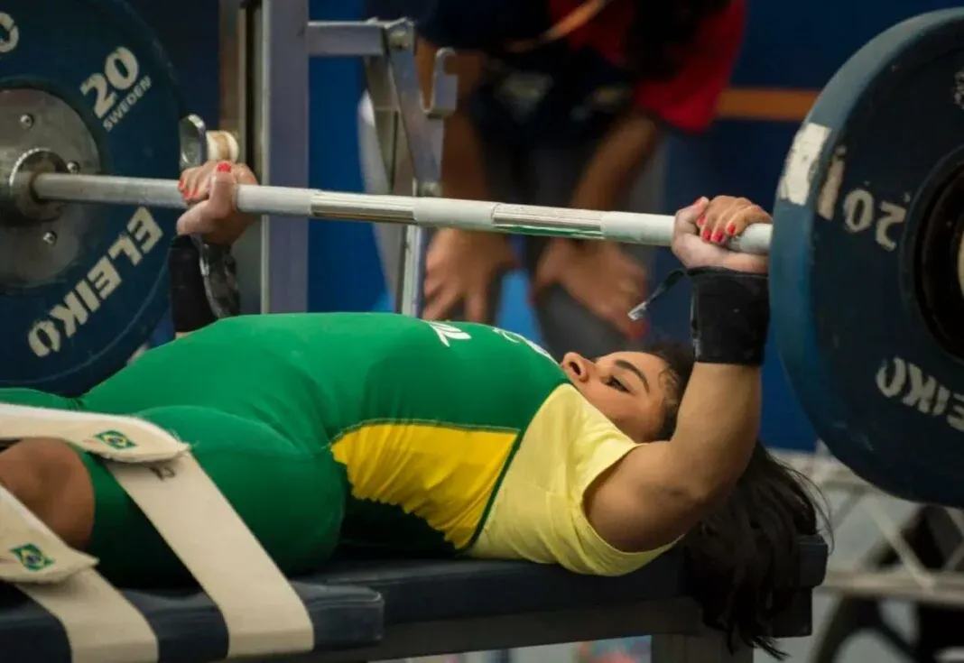 Potiguar Maria Rizonaide é bronze no segundo dia da Copa do Mundo de halterofilismo de Dubai
