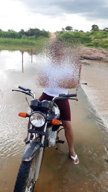 Motocicleta é furtada em frente ao Centro de Treinamento Marcão em Caraúbas